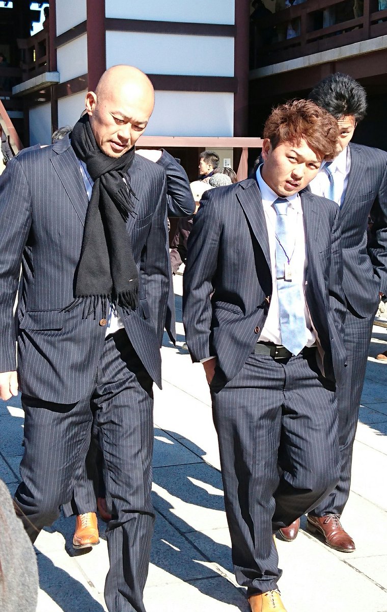 Npb News なんjまとめ 悲報 ロッテ田村 スーツ姿が絶望的に似合わない Npb News なんjまとめ 悲報 ロッテ田村 スーツ姿が絶望的に似合わない