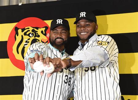 Npb News なんjまとめ 金本監督 新井が00本安打達成したら 花束贈呈はドリスとマテオにやらせる