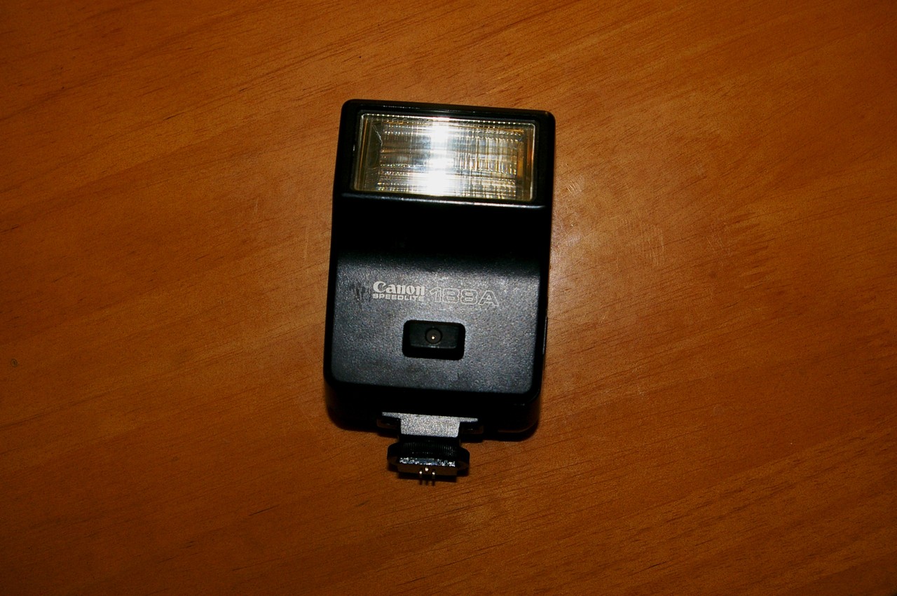 Canon AE-1 PROGRAM + スピードライト188A 説明書付き Canon Canon AE-1 PROGRAM + スピードライト188A 説明書付き Canon