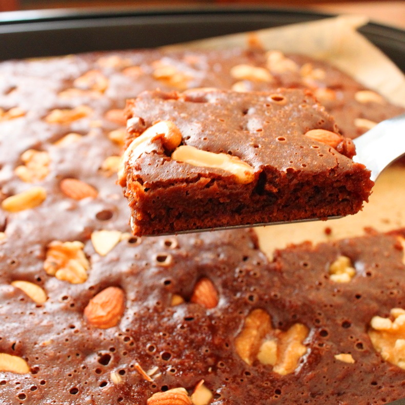 ホットケーキミックス ホットプレートで作る 簡単 Bigブラウニー 初心者向けレシピ かめ代のおうちでごはん Powered By ライブドアブログ