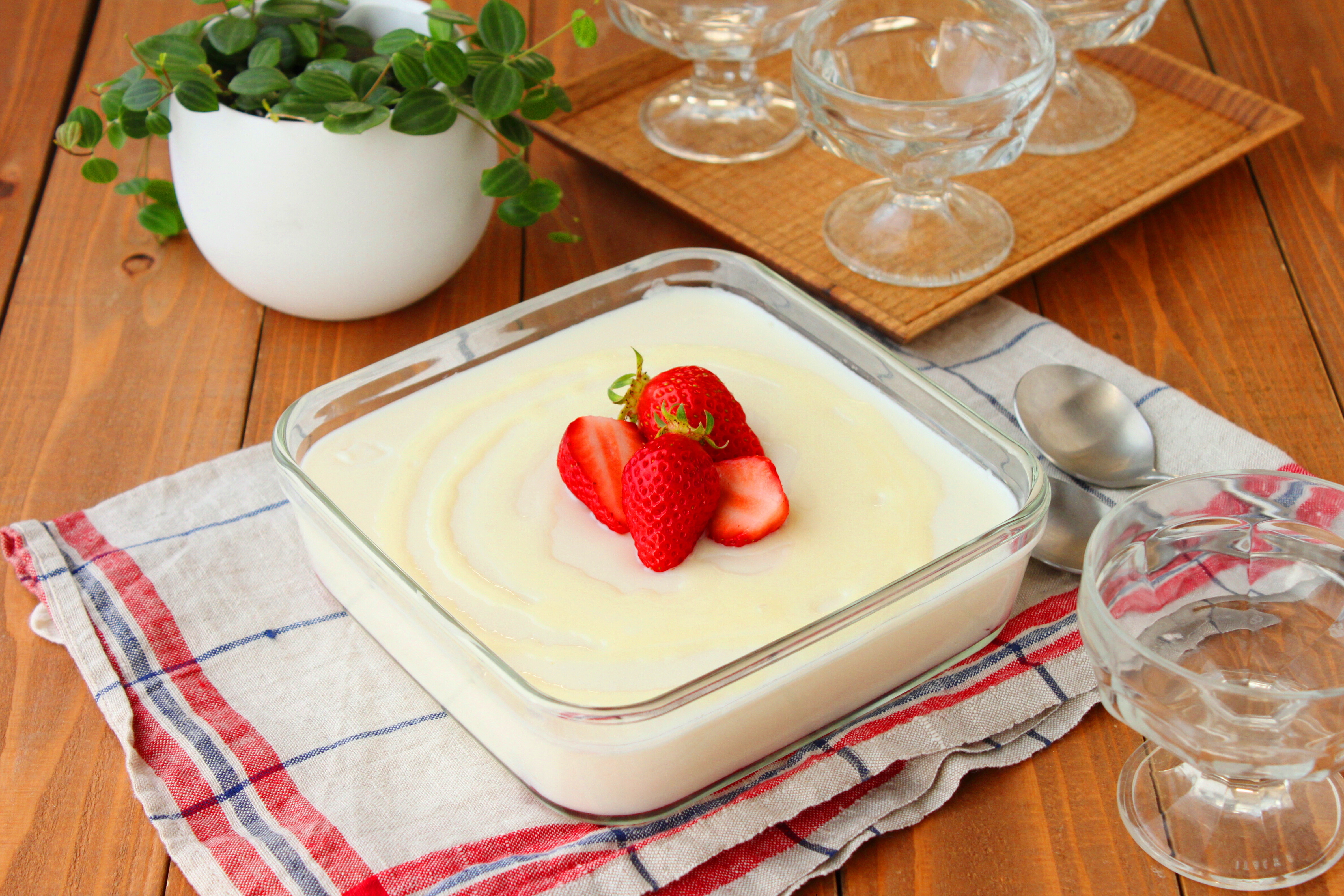 常温でも溶けずに便利 苺の練乳みるくゼリー Cotta連載 かめ代のおうちでごはん Powered By ライブドアブログ