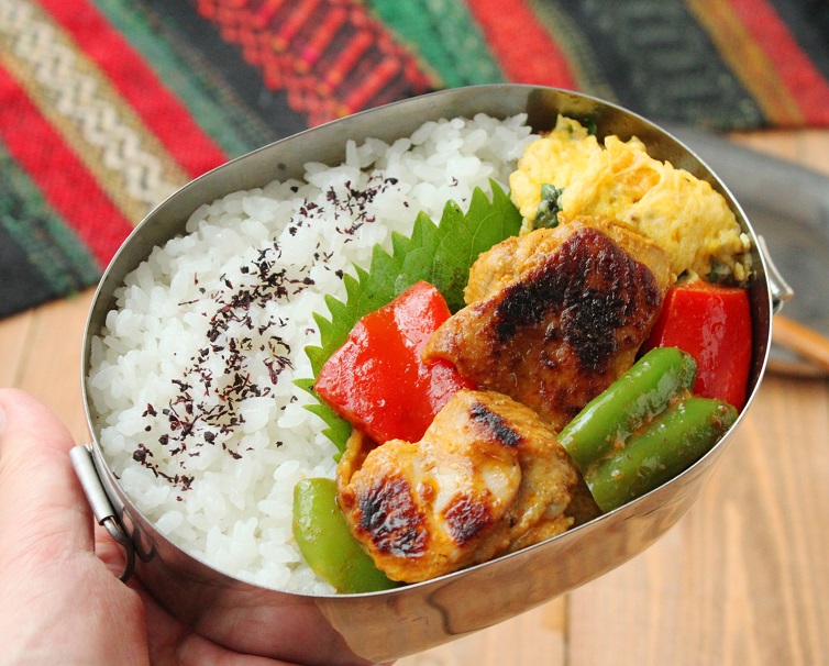 フライパン用ホイルで楽ちん タンドリーチキン 2品弁当 かめ代のおうちでごはん Powered By ライブドアブログ