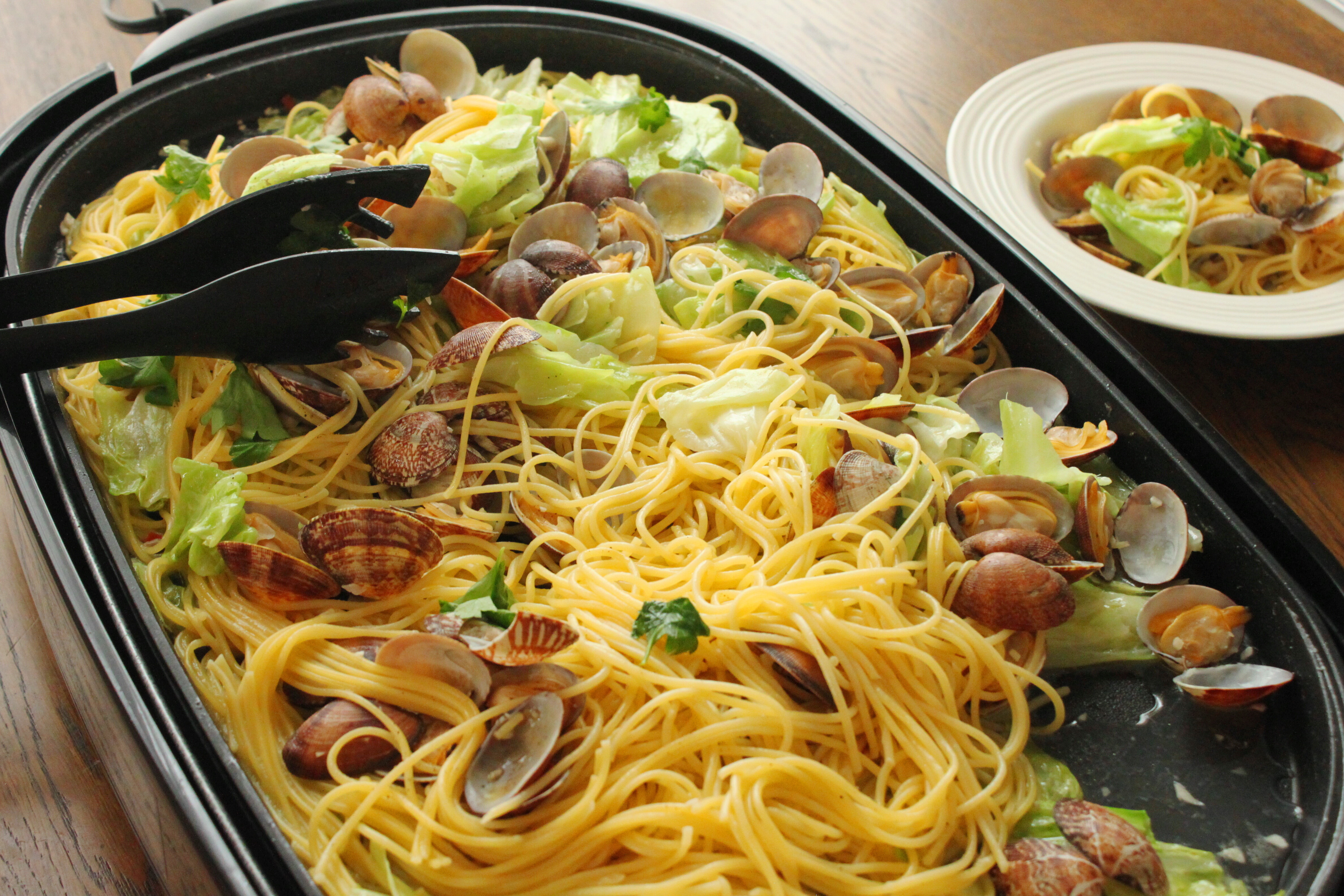 ホットプレートで煮こみパスタ キャベツのボンゴレビアンコ かめ代のおうちでごはん Powered By ライブドアブログ