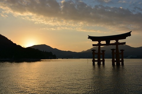 shrine-1030442_640