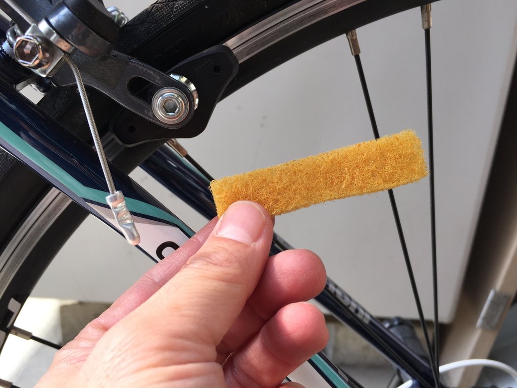 自転車リム研磨何番ブレーキに挟む