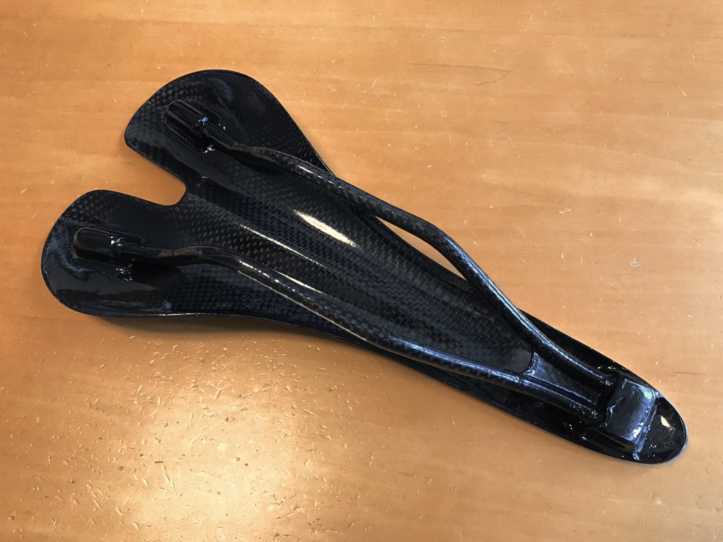 中華カーボンサドル　まとめ売り 中華】カーボンサドル買いました : へたの坂好き