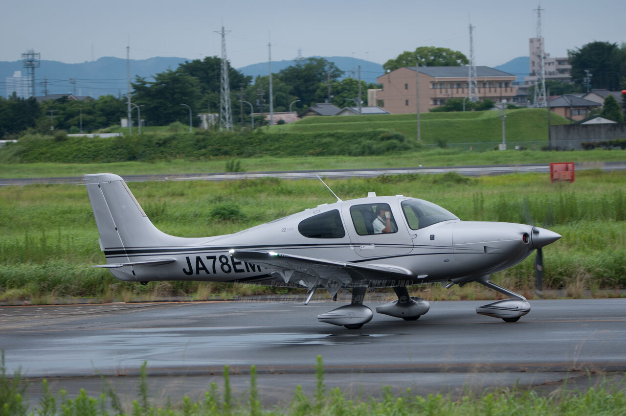 シーラス SR20