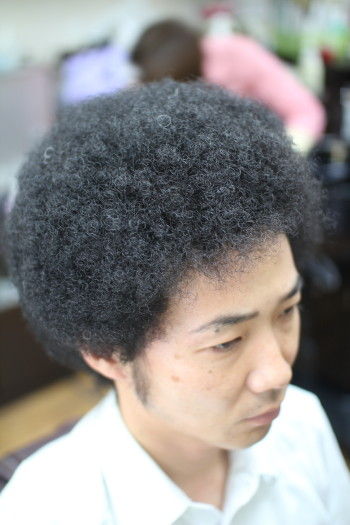 遠い所からアフロパーマを掛けに来ていただきました Kamikiriyatakuのblog 遠い所からアフロパーマを掛けに来ていただきました Kamikiriyatakuのblog