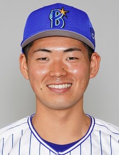 DeNA蝦名選手、今日も三塁でノックを受ける