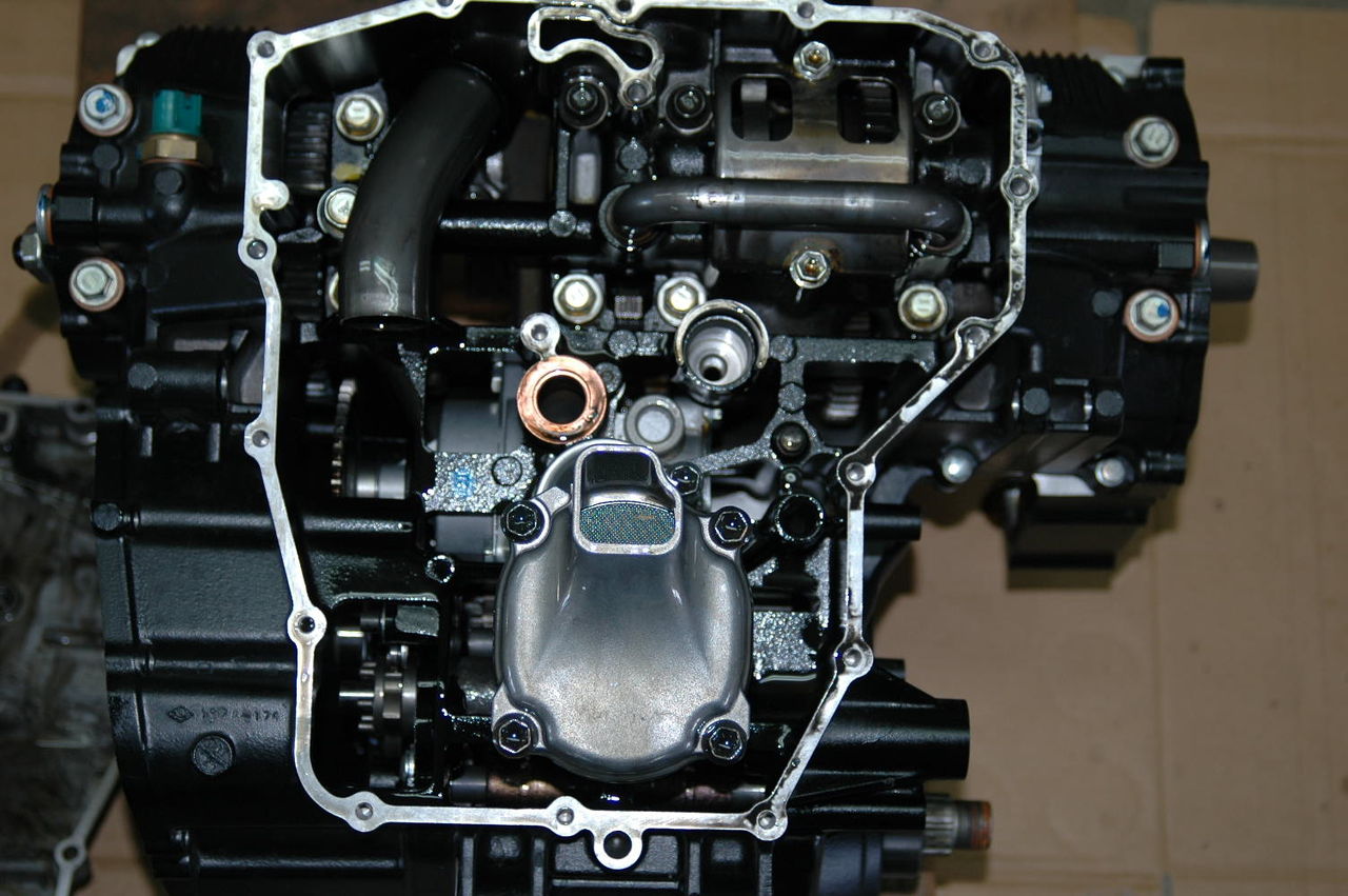 GSX1400エンジン解体中・・・・ : KaminariRacingブログ