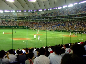 球場のワイ なんj民っぽいのがいないンゴwww あしたへホームラン