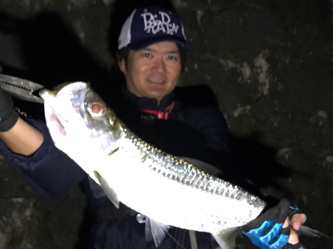 那覇でターポン 太刀魚 カミヤマ ライトゲーム 沖縄ルアー釣り プラグ ワーム 五目釣り 那覇でターポン 太刀魚 カミヤマ ライトゲーム 沖縄ルアー釣り プラグ ワーム 五目釣り