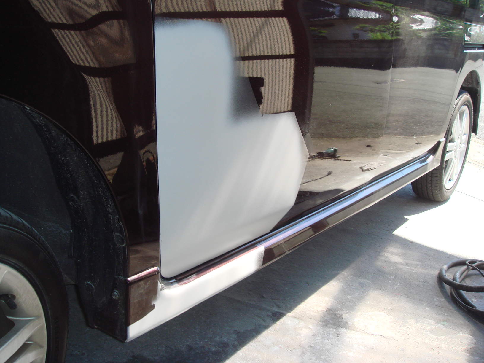 軽ワゴン車のドア サイドスポイラー修理事例 米子市から境港市にまたがる弓ヶ浜地区で３０年 車の修理をしている板金屋さんのブログです