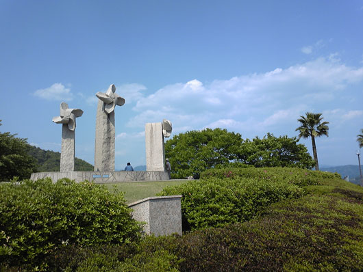 石のかざぐるま キャンピングカー放浪旅生活 Soto