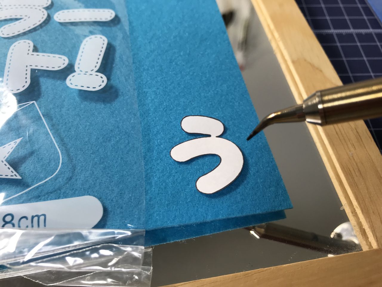 フェルト カッター で 切れる