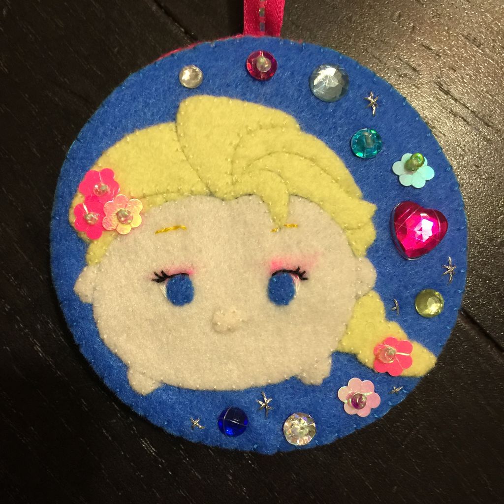 エルサとキティのネームタグ 完成 フェルトママ