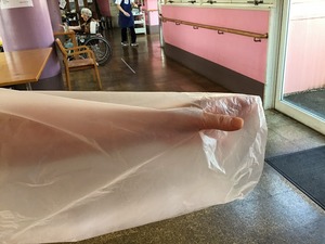 ガウン 親指