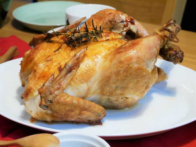 クリスマス 入手困難だった丸鶏でローストチキン Kana Kitchen クリスマス 入手困難だった丸鶏でローストチキン Kana Kitchen