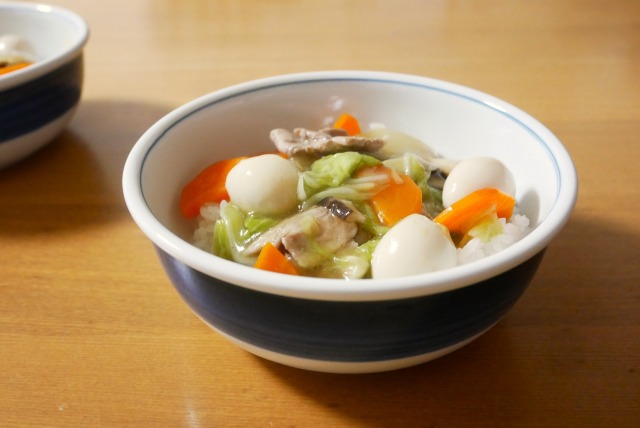 東屋のうどん鉢で、丼ものが楽しい : kana-kitchen