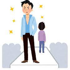 【悲報】世界的ファッションショーにヤバい衣装の部外者が乱入　ランウェイを歩くも偽物だと気付かれずｗｗｗｗｗ