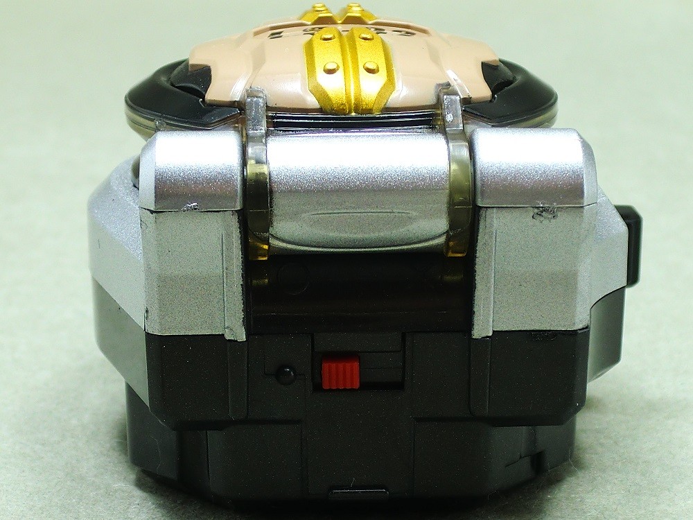 バンダイ DXロックシード 仮面ライダーナックル&黒影セット バンダイ DXロックシード 仮面ライダーナックル&黒影セット