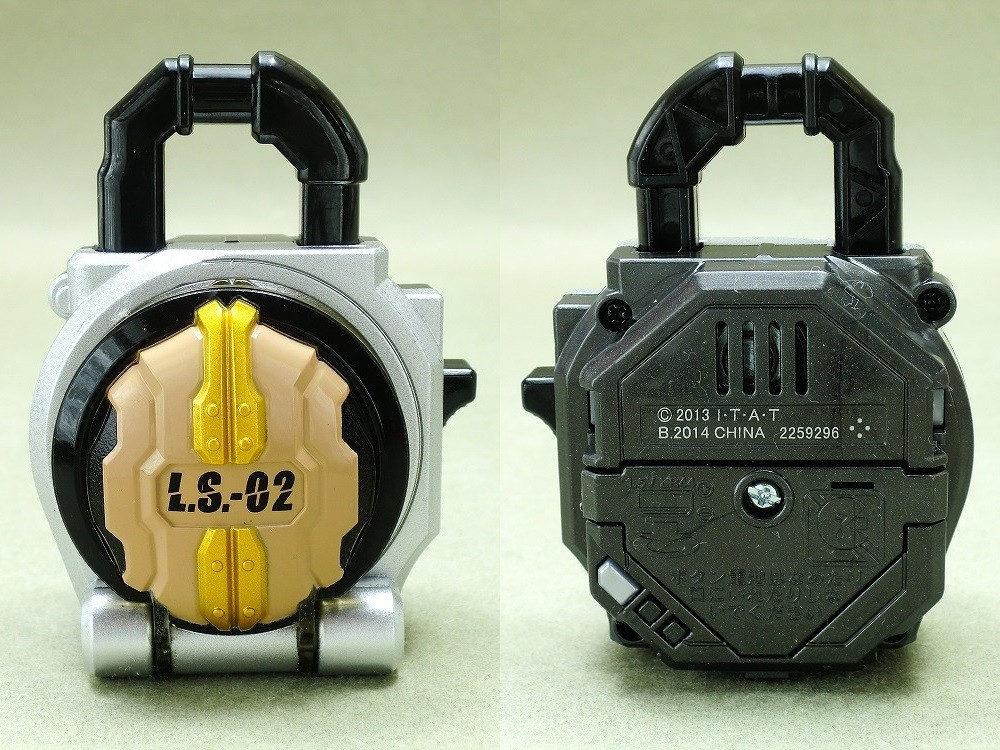 バンダイ DXロックシード 仮面ライダーナックル&黒影セット バンダイ DXロックシード 仮面ライダーナックル&黒影セット