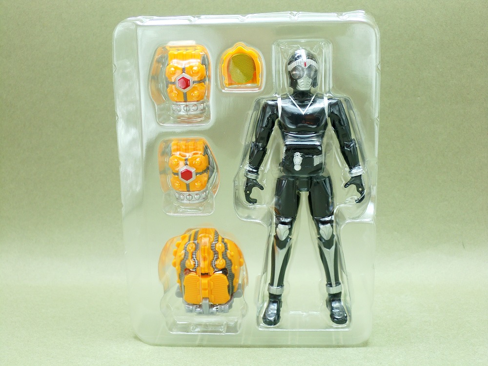 バンダイ ACPB04 仮面ライダーナックル クルミアームズ レビュー