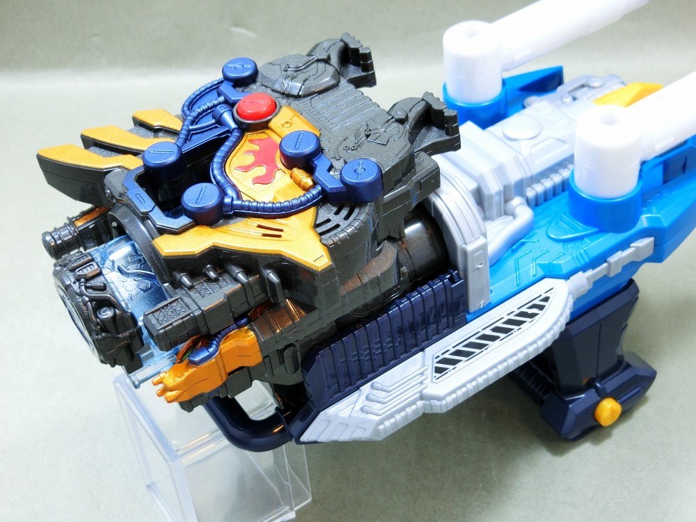 スクラッシュドライバー　ツインブレイカー　クローズドラゴン 双撃装填 DXツインブレイカー｜仮面ライダーおもちゃウェブ