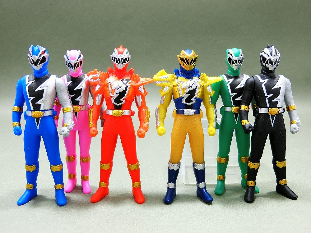 ソフビヒーロー 騎士竜戦隊リュウソウジャー2リュウソウレッド(メラメラソウル) ソフビヒーロー 騎士竜戦隊リュウソウジャー2｜発売日：2019年7