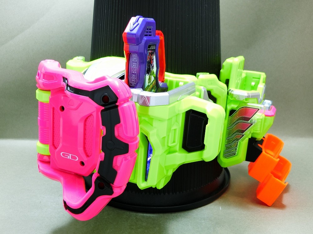DXレジェンドゲームガシャットセット 抽選販売】DX仮面ライダーエグゼイド メモリアルフィニッシュガ