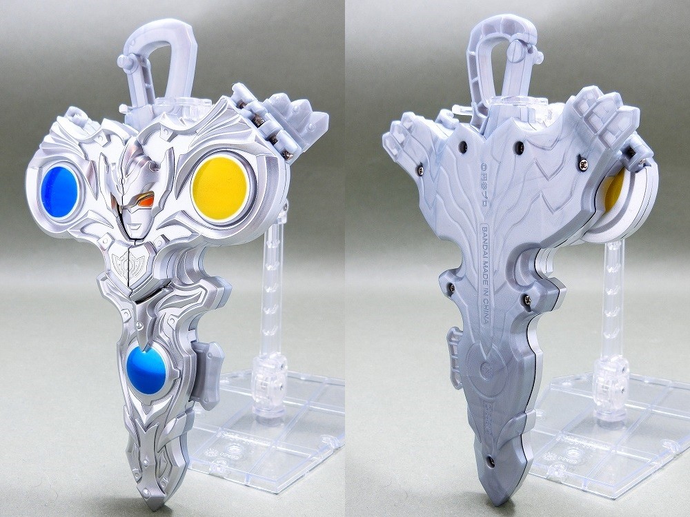バンダイ DXウルトラマンタイガフォトンアースキーホルダー