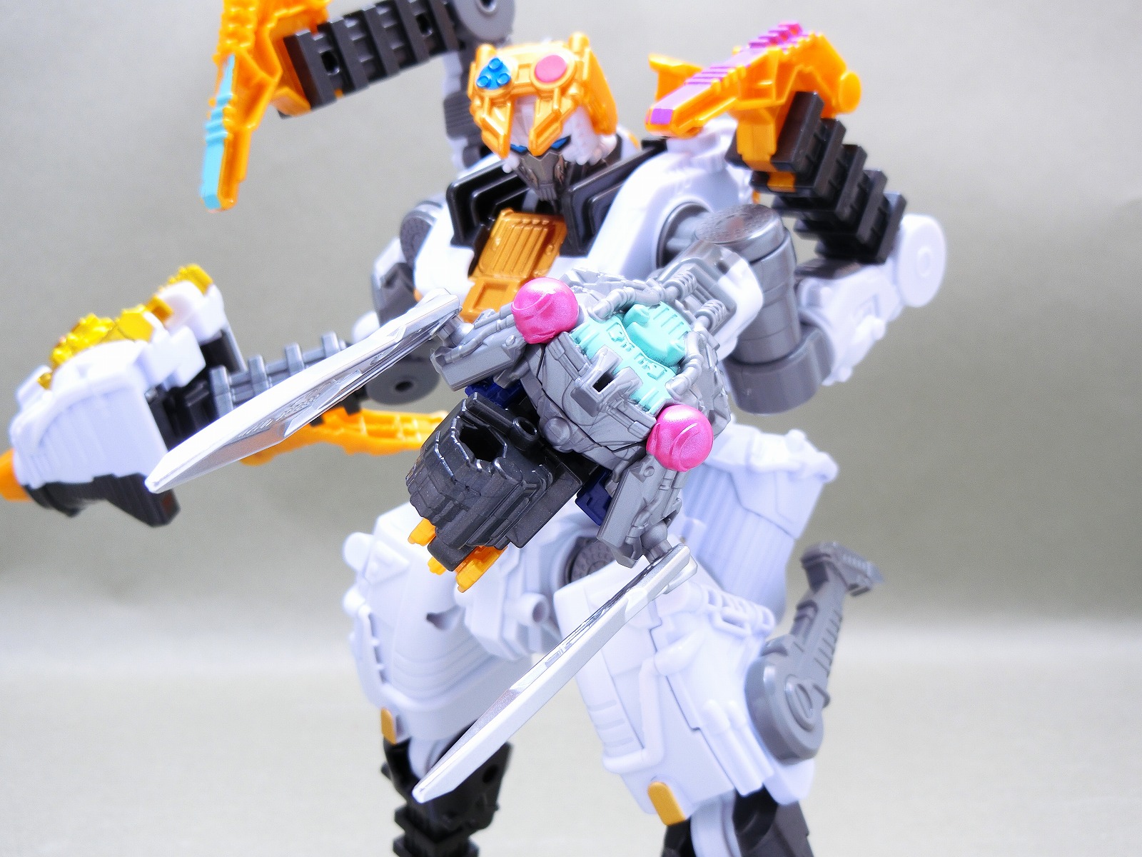 DX ガーディアンウエポンズ シケイダー ピード 金メッキ キングオージャー レビューガーディアンウエポンシリーズ ピードチェーンソー