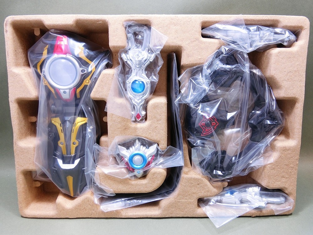 バンダイ DXウルトラマンタイガ完全なりきりセット レビュー バンダイ DXウルトラマンタイガ完全なりきりセット レビュー