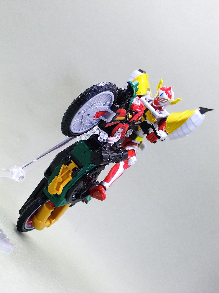 ローズアタッカー Amazon.co.jp: 仮面ライダー鎧武 (ガイム) ロックビークル02