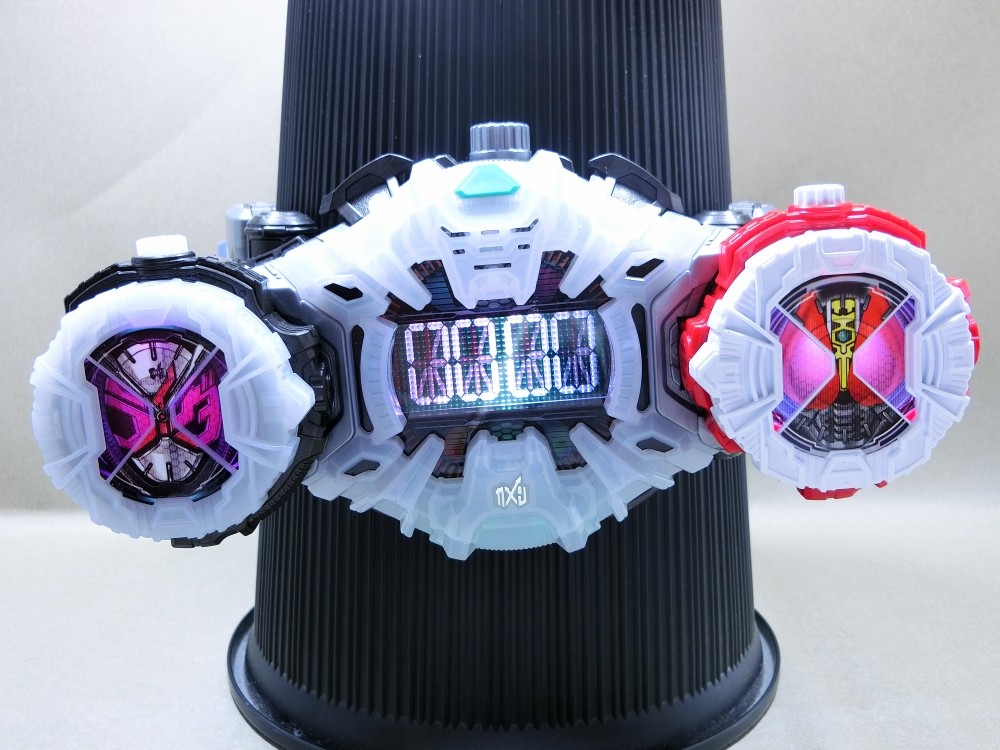 DXライドウォッチ19個+ダイザー 劇中プロップ風塗装 竜頭発光・大音量化 DXライドウォッチ19個+ダイザー 劇中プロップ風塗装 竜頭発光