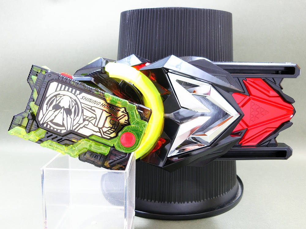バンダイ DXシャイニングホッパープログライズキー レビュー バンダイ DXシャイニングホッパープログライズキー レビュー