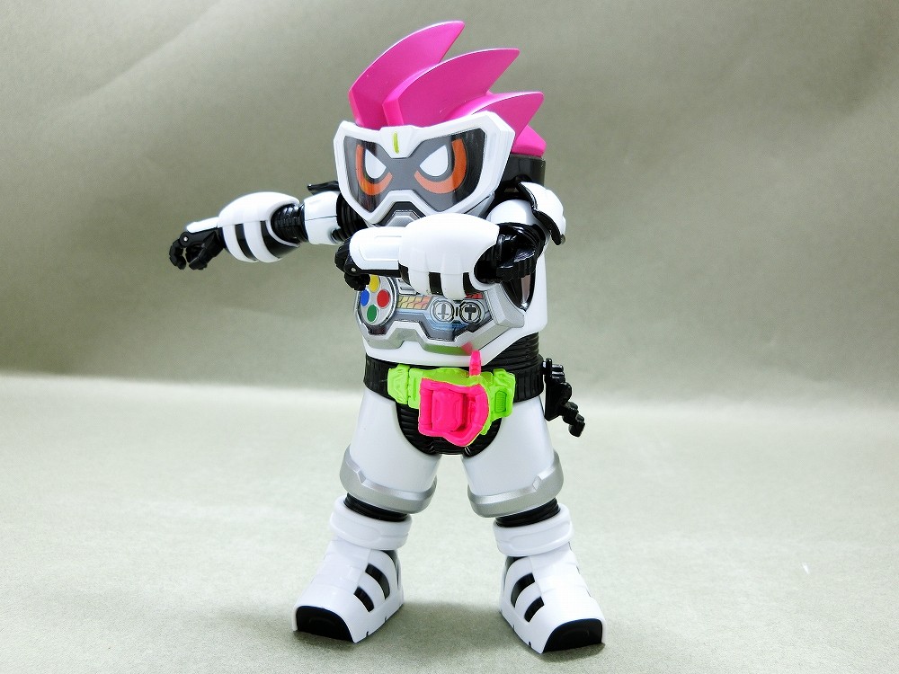 仮面ライダーエグゼイド アクションゲーマーLV1 フルアクション Amazon.co.jp: 仮面ライダーエグゼイド LVUR01 仮面ライダー