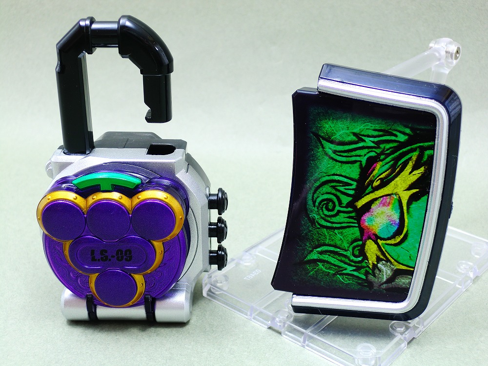 バンダイ DXブドウロックシード 仮面ライダー龍玄セット バンダイ DXブドウロックシード 仮面ライダー龍玄セット