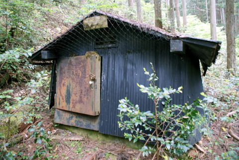 笹洞鉱山１ダイナマイト保管庫