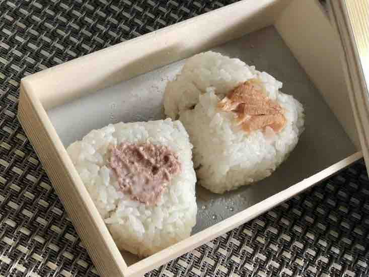 大通に 握り飯 銀香 なるおにぎり屋さんがオープンしてる 鮭ハラス と コーンビーフマヨ 買って食べてみた もりおか通信 岩手県盛岡市の地域情報サイト