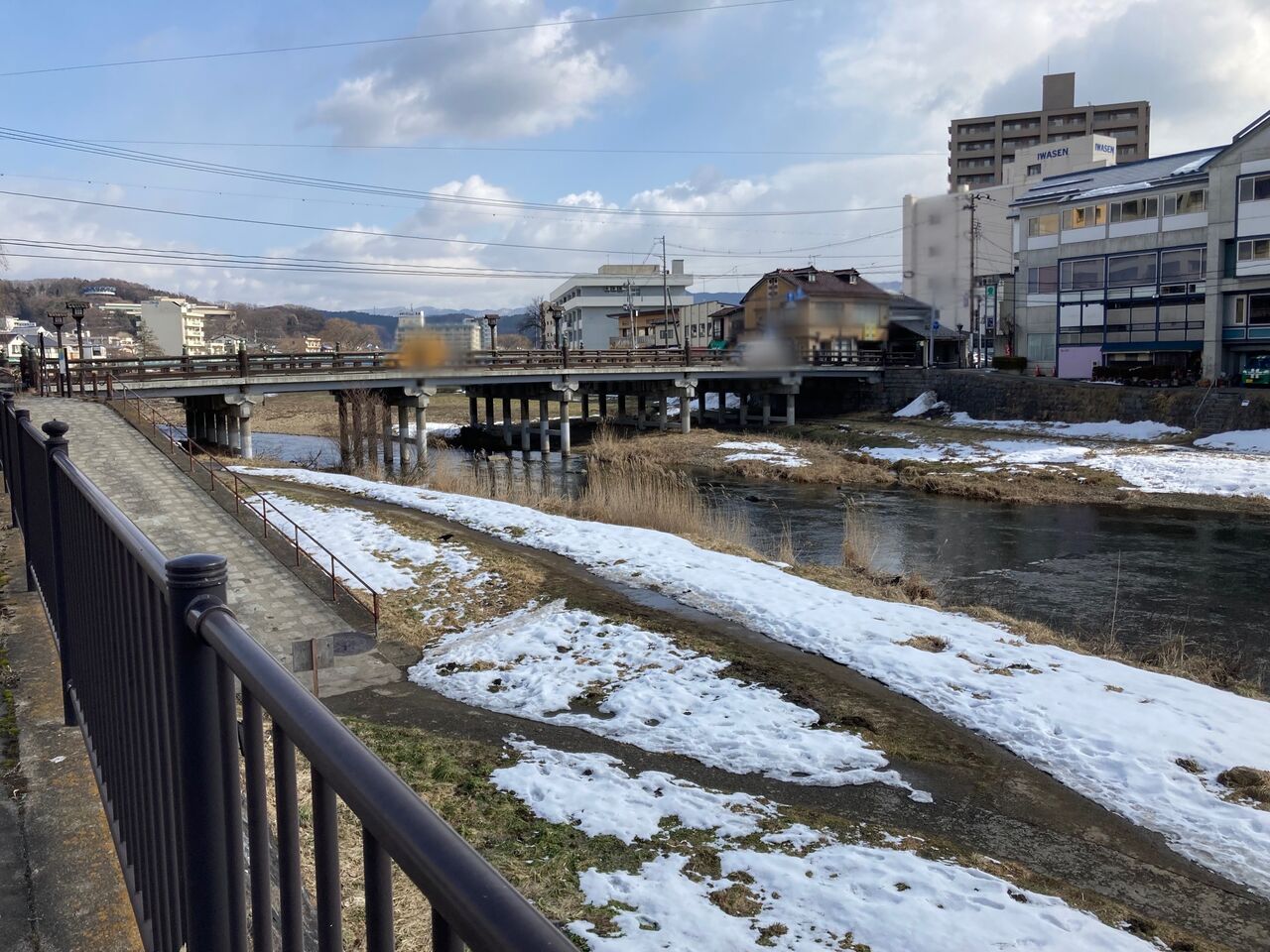 1万kmの旅へ出発 4年後また帰ってきてね 中津川 上の橋 右岸下流で 第28回さけの赤ちゃん放流会 開催 3月12日 もりおか通信 岩手県盛岡市の地域情報サイト