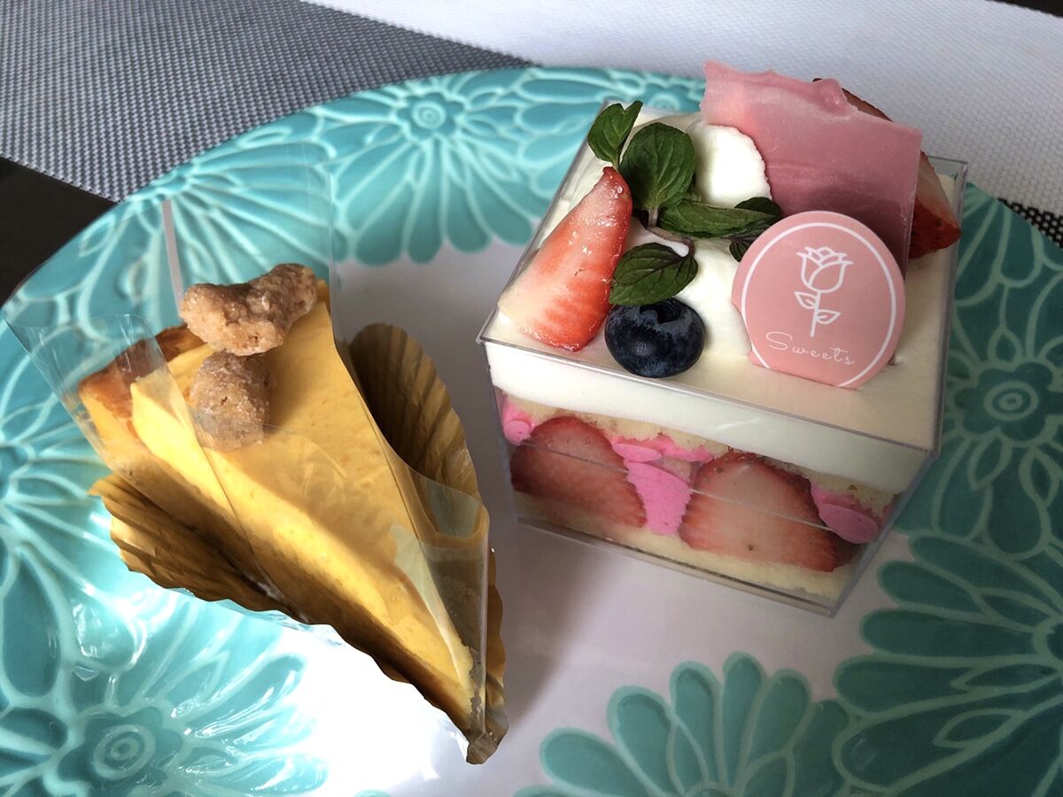 東金町にある洋菓子店 Cafe J カフェ ジェイ で ストロベリーショートケーキ と かぼちゃチーズケーキ 買って食べてみた かつしかく通信 東京都葛飾区の地域情報サイト