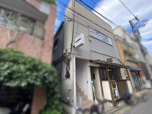 FC1975A9-4FEA-4D13-8DCE-AD9C886549C0