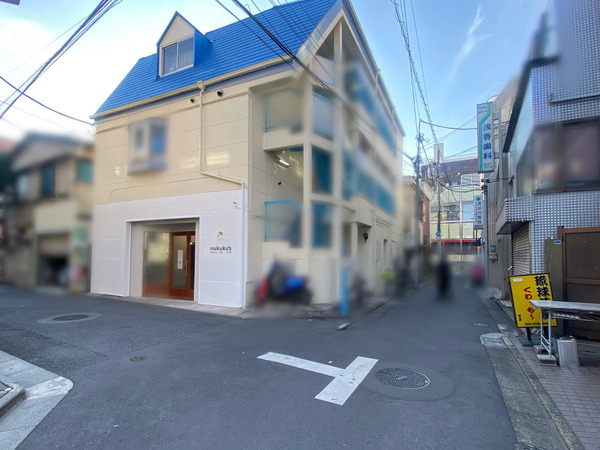 11E5AEFE-1605-4EF0-A0C7-D85AA8BA9C33