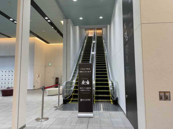 5818E2F4-BE3B-4476-ABD5-9947018E5A6C_1_201_a