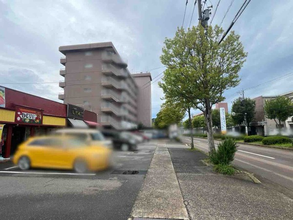 NIKUO STAND