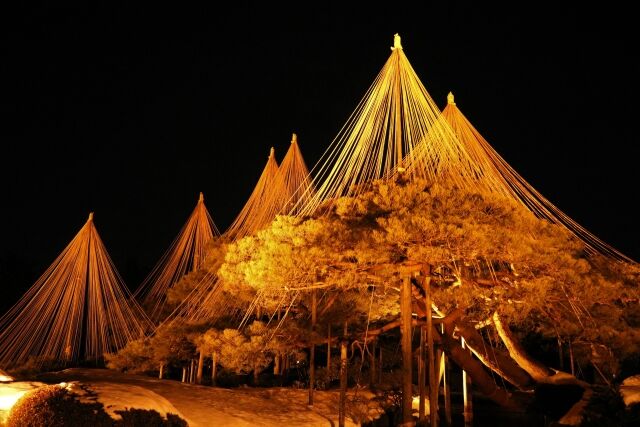 入園無料 金沢城公園 兼六園の期間限定ライトアップ 提灯の貸出しにライトショーも 金沢城 兼六園四季物語 冬の段 開催 2月5日 27日の金曜 土曜 金沢デイズ 石川県金沢市の地域情報サイト