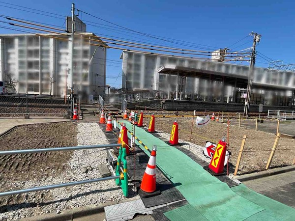額住宅前駅