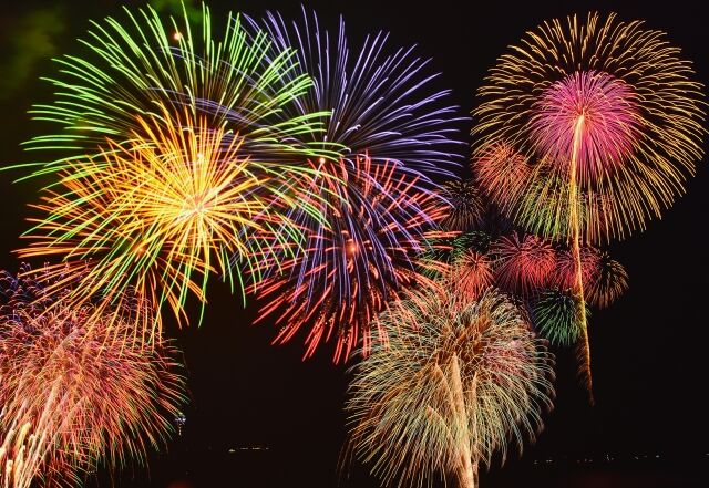 3年ぶりの開催 12 000発の光と音の競演 大豆田本町で 北國花火22 金沢大会 開催 7月30日 金沢デイズ 石川県金沢市の地域情報サイト 3年ぶりの開催 12 000発の光と音の競演 大豆田本町で 北國花火22 金沢大会 開催 7月30日 金沢デイズ 石川県金沢市の地域情報サイト