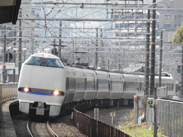 小学生料金が1 000円に 大人料金も割引で家族でお得 Jr西日本から 冬休み お子様 1000 円 ファミリーきっぷ 発売 12月7日 22年1月3日 金沢デイズ 石川県金沢市の地域情報サイト